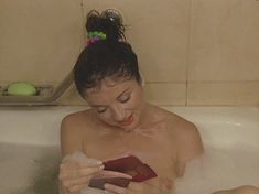 Анна Банщикова засветила сосок в сериале «По имени Барон» фото #8