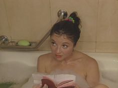 Анна Банщикова засветила сосок в сериале «По имени Барон» фото #10