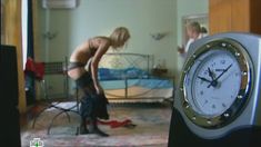 Анна Лутцева оголила грудь и попу в сериале «Путь самца» фото #25
