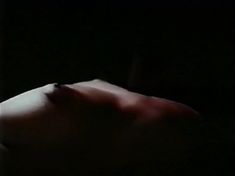Алена Хмельницкая оголила грудь и попу в фильме «Супермен поневоле, или Эротический мутант» фото #10
