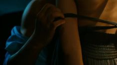 Мария Пирогова показала голую грудь в сериале «Тёмный мир: Равновесие» фото #4
