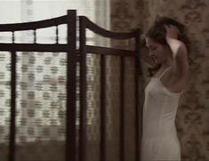 Анна Казючиц показала голую грудь в сериале «Утесов. Песня длиною в жизнь» фото #5