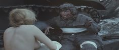 Надежда Михалкова слегка оголила грудь в сериале «Утомленные солнцем 2» фото #3