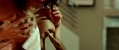 Наталья Земцова оголила грудь в фильме «Что творят мужчины! 2» фото #7