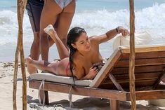 Голая грудь Арианни Селесте на пляже в Мексике фото #4