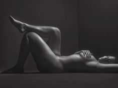 Безумно сексуальная Эшли Грэхэм снялась обнажённой в журнале V фото #1
