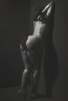 Безумно сексуальная Эшли Грэхэм снялась обнажённой в журнале V фото #9