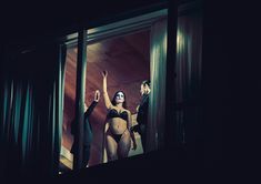 Красотка Эшли Грэм оголила попу в журнале V фото #8