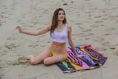 Красотка Бланка Бланко засветила грудь сквозь прозрачный топ на пляже фото #9