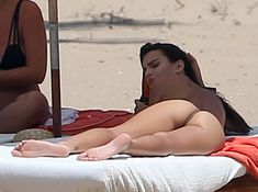 Шикарное бикини Эмили Ратаковски на пляже в Мексике фото #9
