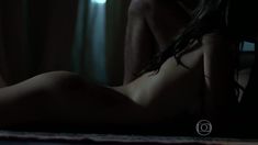 Алессандра Амбросио оголила грудь и попу в сериале «Тайные истины» фото #8