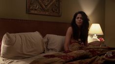 Алисса Диаз засветила грудь в сериале «Рэй Донован» фото #4
