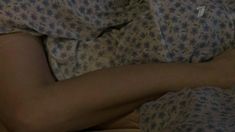 Анна Капалева снялась голой в сериале «Дом образцового содержания» фото #10