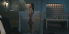 Полностью голая Бетти Гилпин в сериале «Блеск» фото #2