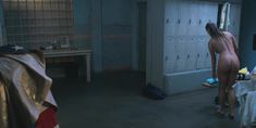 Полностью голая Бетти Гилпин в сериале «Блеск» фото #7