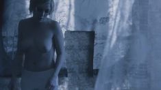 Дарья Мороз показала голую грудь в фильме «Нанкинский пейзаж» фото #10