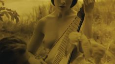 Дарья Мороз показала голую грудь в фильме «Нанкинский пейзаж» фото #23