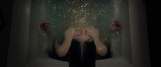 Индиа Айсли показала голую грудь в фильме «Темное зеркало» фото #10