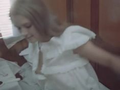 Милая Ирина Алферова засветила грудь в сериале «Хождение по мукам» фото #1