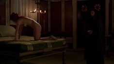 Полностью голая Керри Кондон в сериале «Рим» фото #6