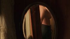 Кили Хоус оголила грудь в сериале «Бархатные ножки» фото #4