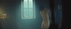 Полностью голая Любовь Аксенова в фильме «Без меня» фото #3