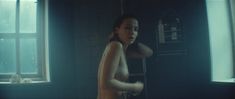 Полностью голая Любовь Аксенова в фильме «Без меня» фото #5