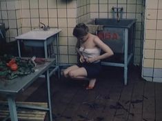 Полностью голая Людмила Бодрова в фильме «Ночь длинных ножей» фото #13