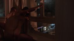 Голая грудь Люси Уолтерс в сериале «Власть в ночном городе» фото #2