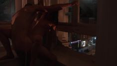 Голая грудь Люси Уолтерс в сериале «Власть в ночном городе» фото #3