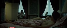 Голая грудь Моны Валравенс в фильме «Радиозвёзды» фото #3