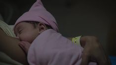Голая грудь Назанин Бониади в сериале «По ту сторону» фото #3