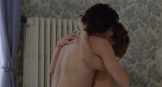 Настасья Кински показала голую грудь в фильме «Болезнь любви» фото #45