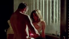 Наталия Авелон показала голую грудь в сериале «Ответный удар» фото #10