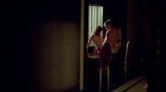 Наталия Авелон показала голую грудь в сериале «Ответный удар» фото #11