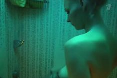 Светлана Ходченкова засветила грудь в сериале «Краткий курс счастливой жизни» фото #5
