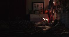 Стефани де Крэенкур засветила грудь в фильме «Мистер Штайн идет в онлайн» фото #2