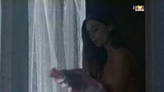 Татьяна Ерисова показала голую грудь в фильме «Дама с попугаем» фото #3