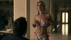 Фанни Маллер оголила грудь и попу в сериале «Ответный удар» фото #4