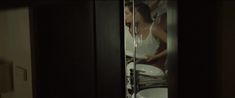 Голая грудь Хании Амар в фильме «Случай в отеле «Нил Хилтон»» фото #2