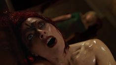 Челси Престон-Крейфорд снялась полностью голой в сериале «Эш против зловещих мертвецов» фото #6