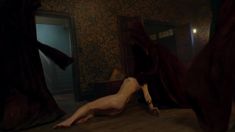 Челси Престон-Крейфорд снялась полностью голой в сериале «Эш против зловещих мертвецов» фото #8