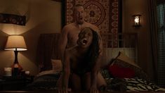 Шанола Хэмптон засветила грудь в сериале «Бесстыжие» фото #5