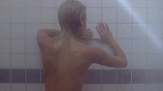 Полностью голая Шерилин Фенн в фильме «Слияние двух лун» фото #31