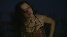 Эльвира Болгова оголила грудь и попу в сериале «Близнецы» фото #2