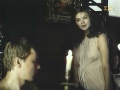 Голая грудь Юлии Меньшовой в фильме «Если бы знать...» фото #1