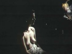 Голая грудь Юлии Меньшовой в фильме «Если бы знать...» фото #3
