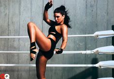Спортивное тело Джины Карано в журнале GQ фото #5