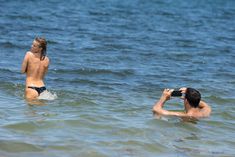 Обнаженная Джоанна Крупа купается в Майями фото #7