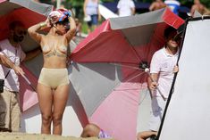 Голая грудь Рианны на фотосессии в Рио фото #2